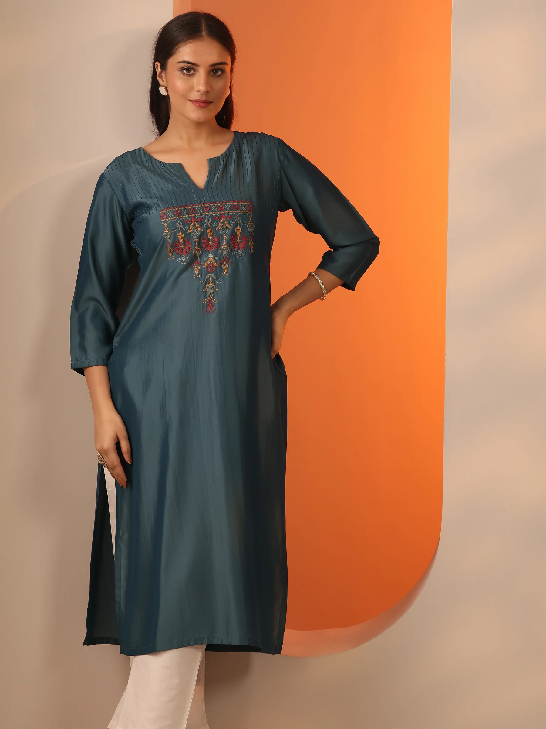 58270_5Main.webp Grey Embroidered Silk Blend Straight Kurta - Image 1